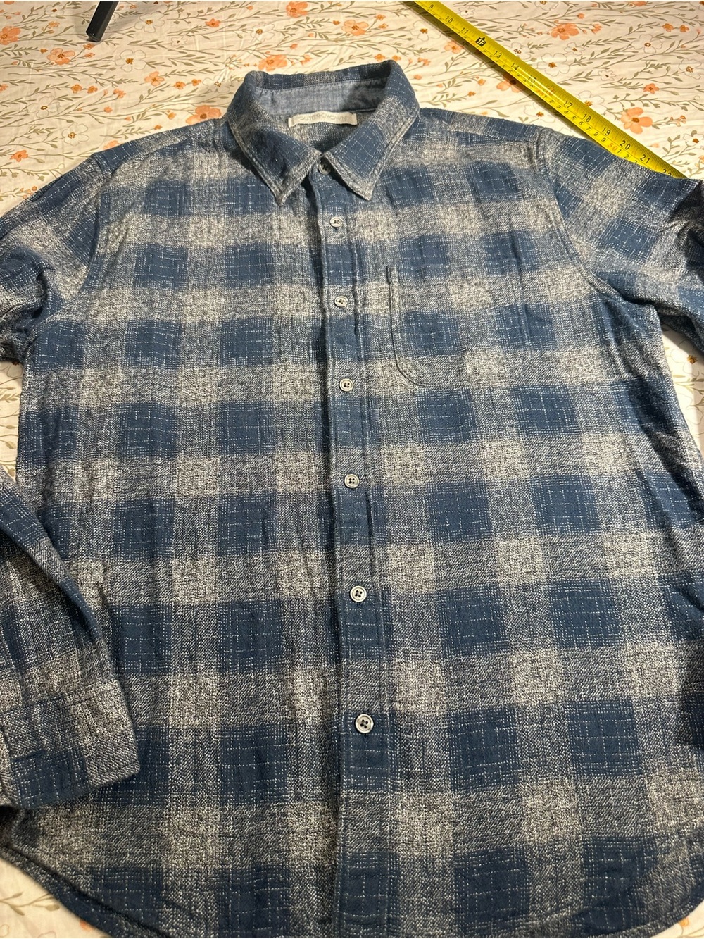 Outerknown Men's Blue Plaid Long-Sleeve Button-Down Shirt size Medium